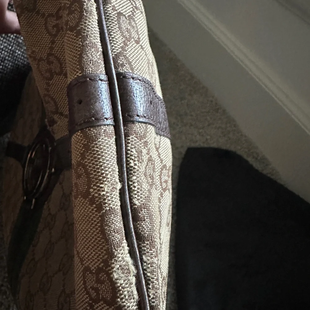 Gucci Beige and Brown Shoulder Bag - Picture 13 of 16